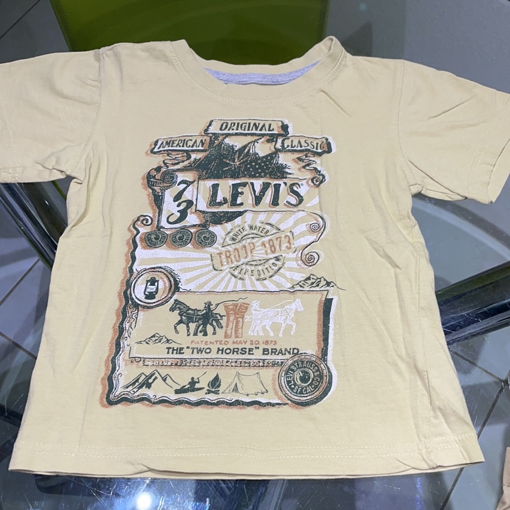 Levi’s boys t- shirt